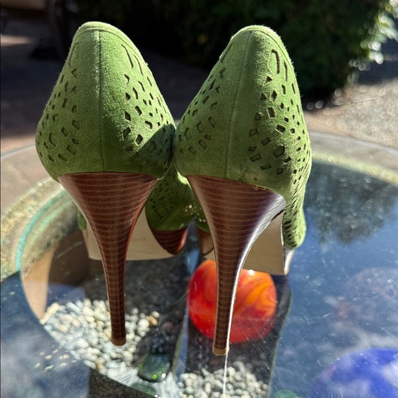 Enzo Angiolini Green Peep-Toe Heels size 8 - Picture 4 of 5